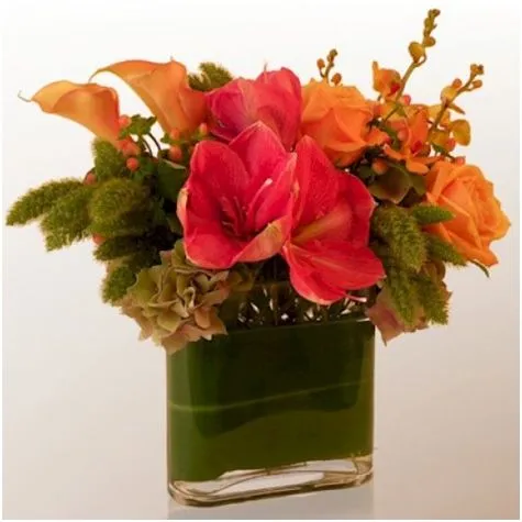 elliptical flower arrangement.jpg