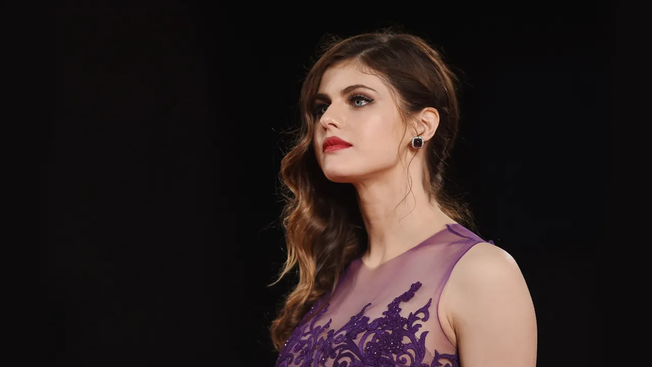 alexandra_daddario_2017-3840x2160.jpg