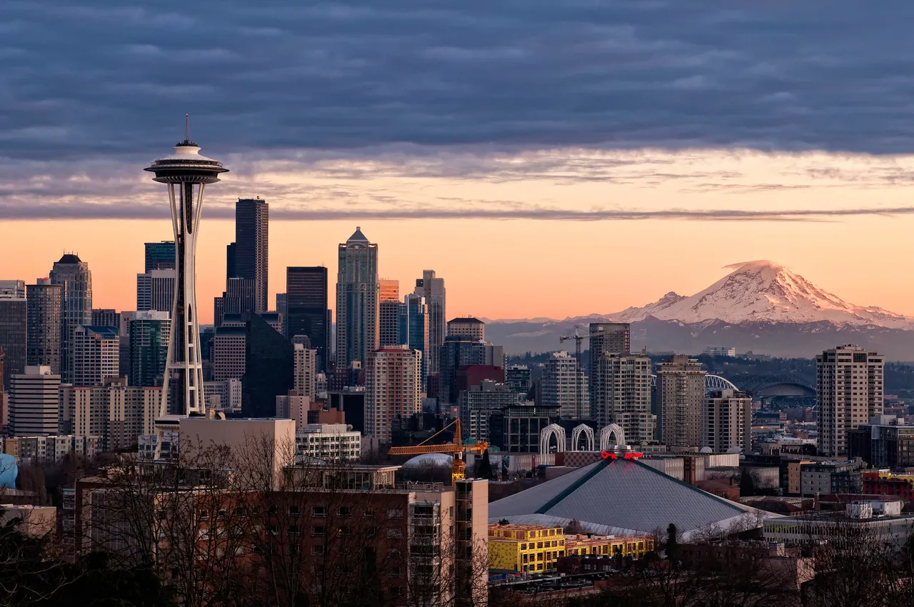 SEATTLE SPACE NEEDLE HELENS.jpg