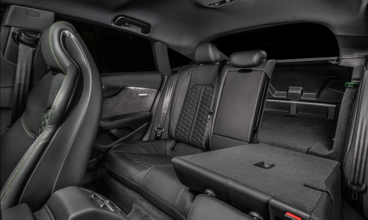 2019-audi-rs5-sportback-interior2.png