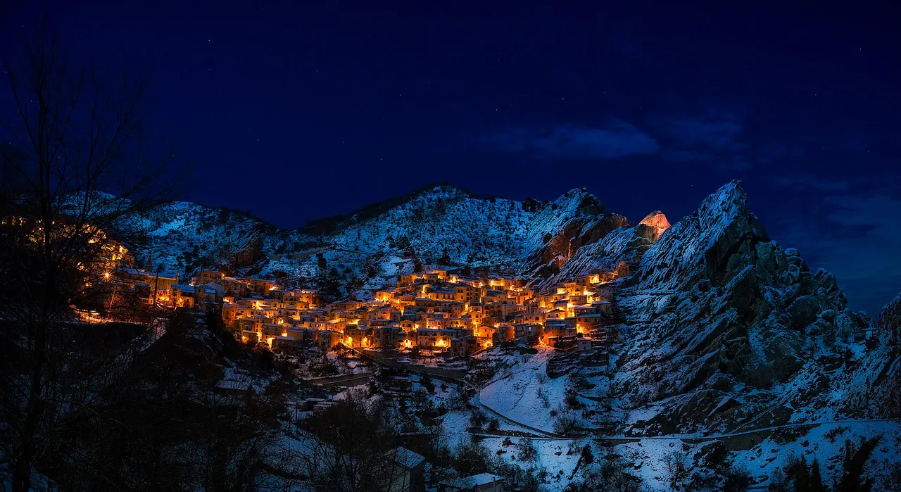 Villagecastelmezzano-1979546_1280.jpg