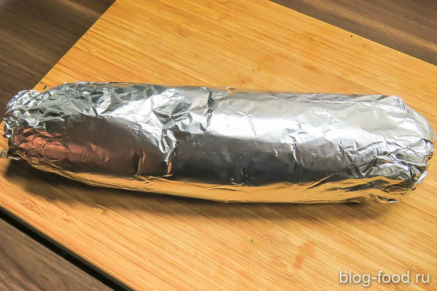 Turkey roll with cream cheese and spinach