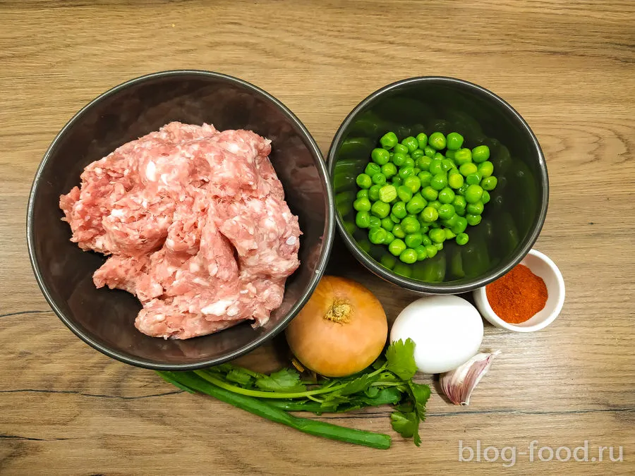 Pork zrazy  with green peas