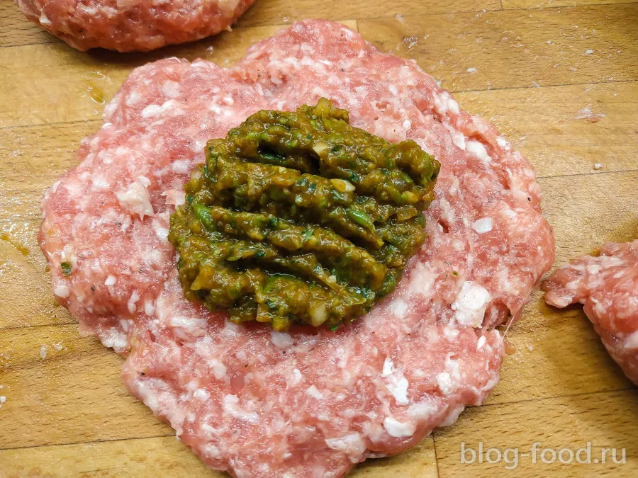 Pork zrazy  with green peas