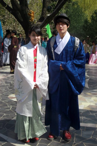 Han Chinese couple. Do not you think that they are only ”Chinese” people you know? Typical ”East Asians” like ”Koreans”, ”Taiwanese”, and ”Japanese” , etc.