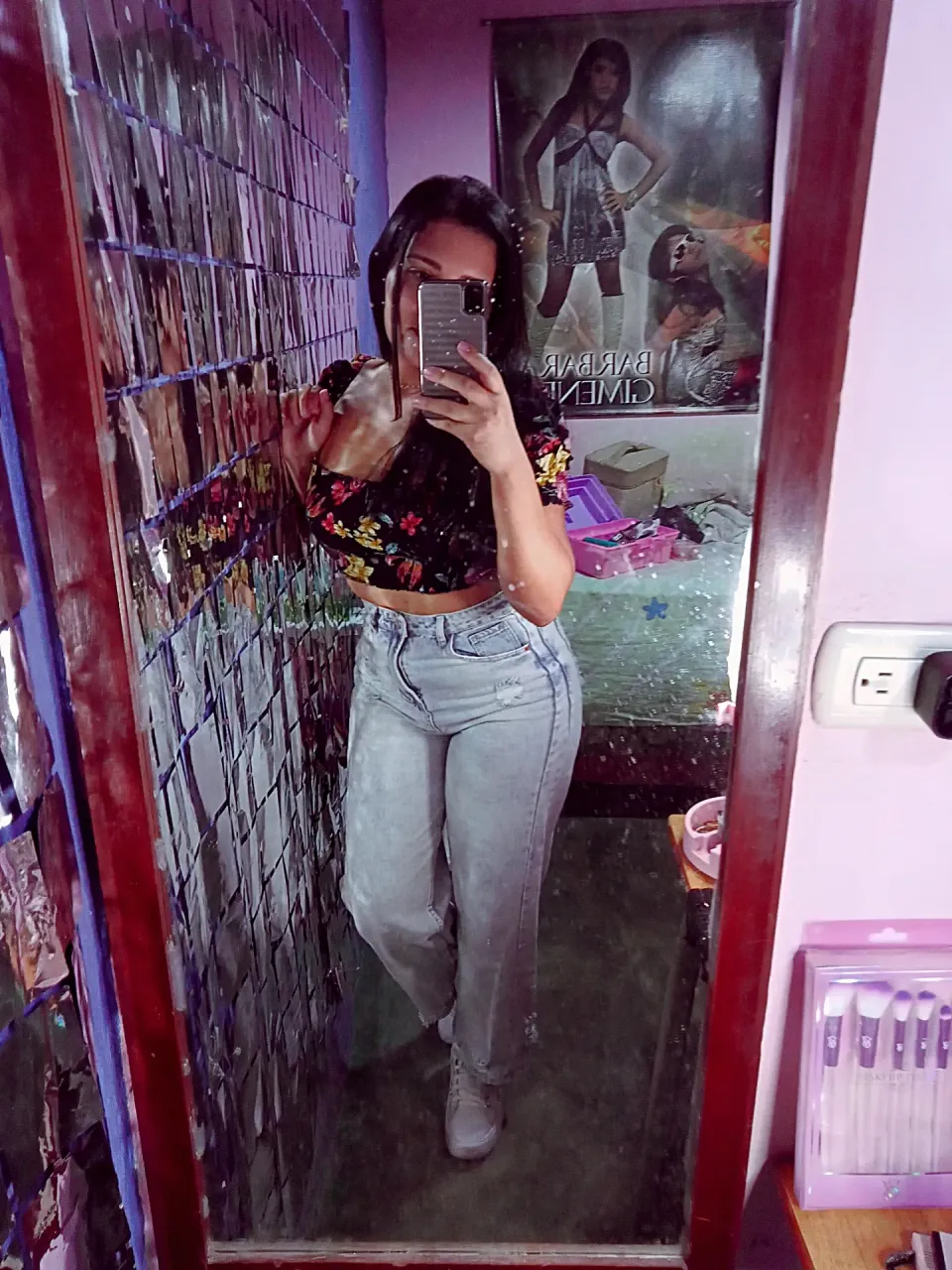 NCfCBT8gys0Up2Mq_20250402_213850_464.webp
