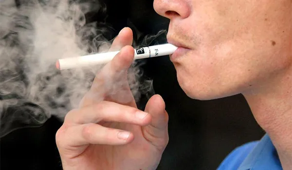 pic_giant_122613_sm_a-case-of-the-vapers.jpg