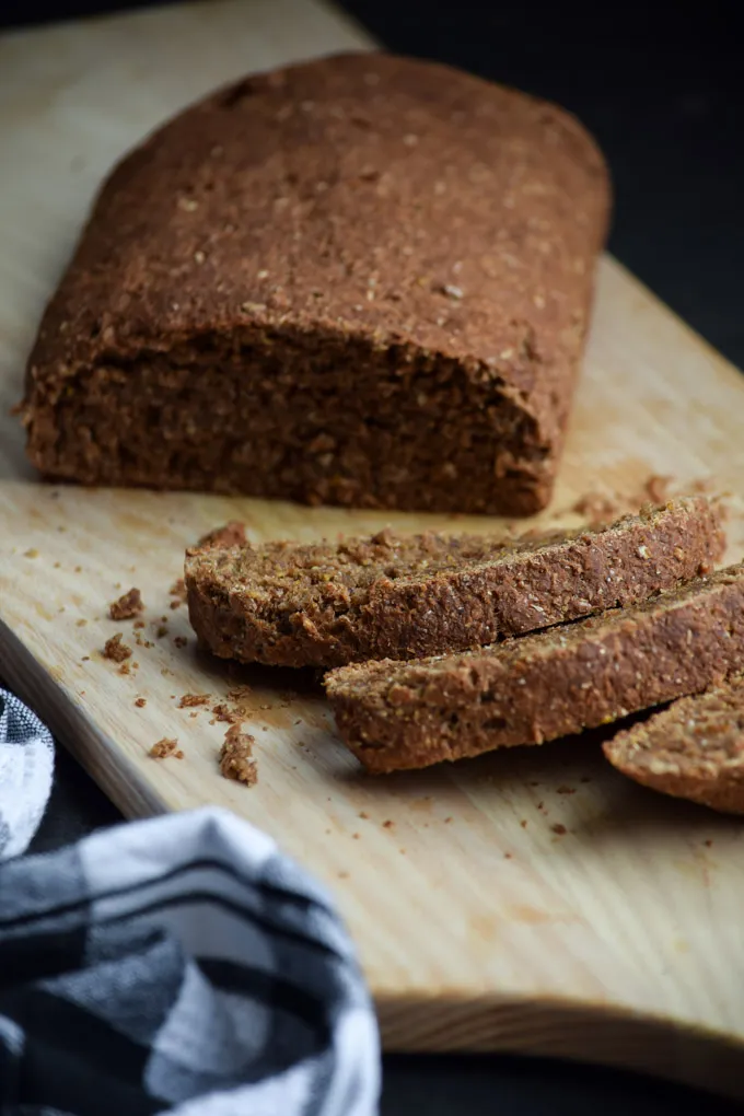 Steakhouse Style Brown Bread (7).jpg