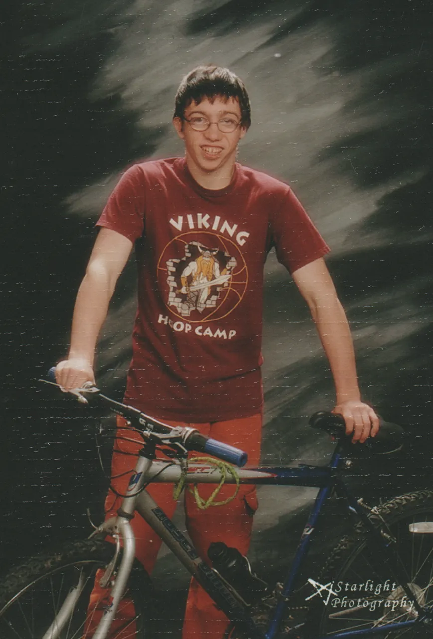 2004 Joey Bike FGHS Senior Pic.png