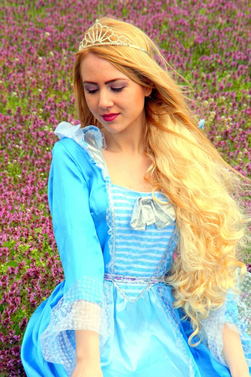 girl-724716_1920.jpg