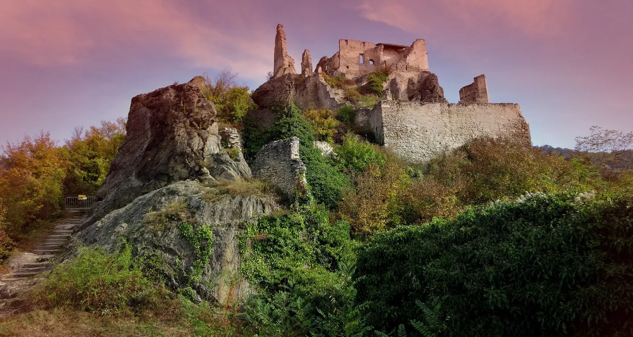 castle-1750505_1920.jpg
