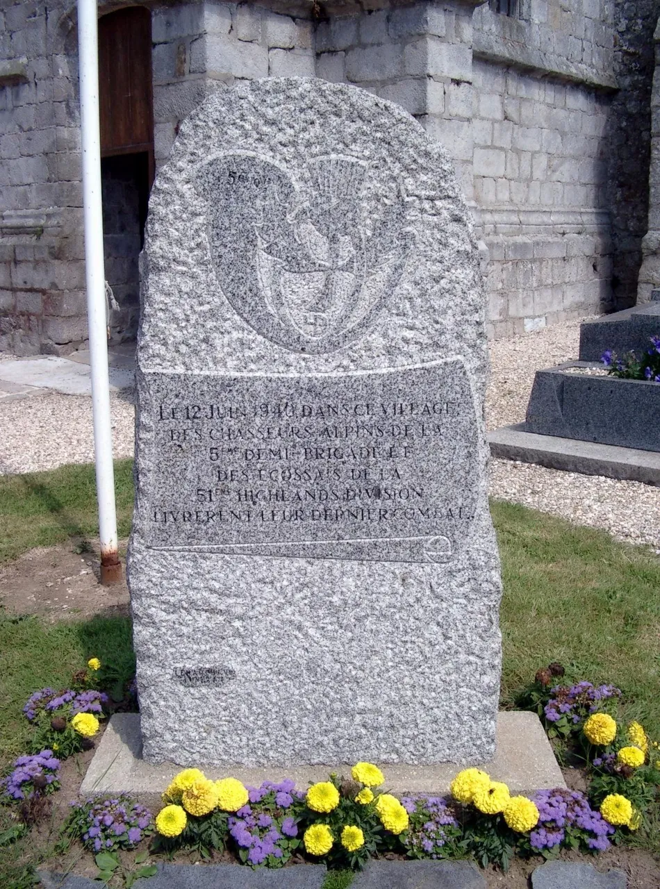 houdetot-commonwealth-war-graves_32488136_o.jpg