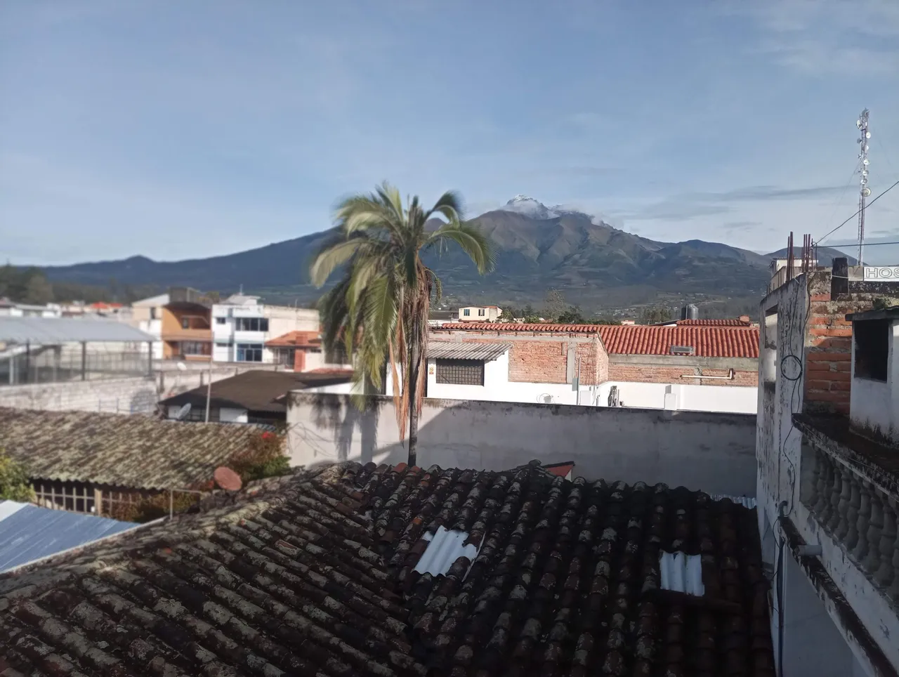 Beautiful mornings! We're in raining season, but from time to time, the view from my roof top is spectacular.