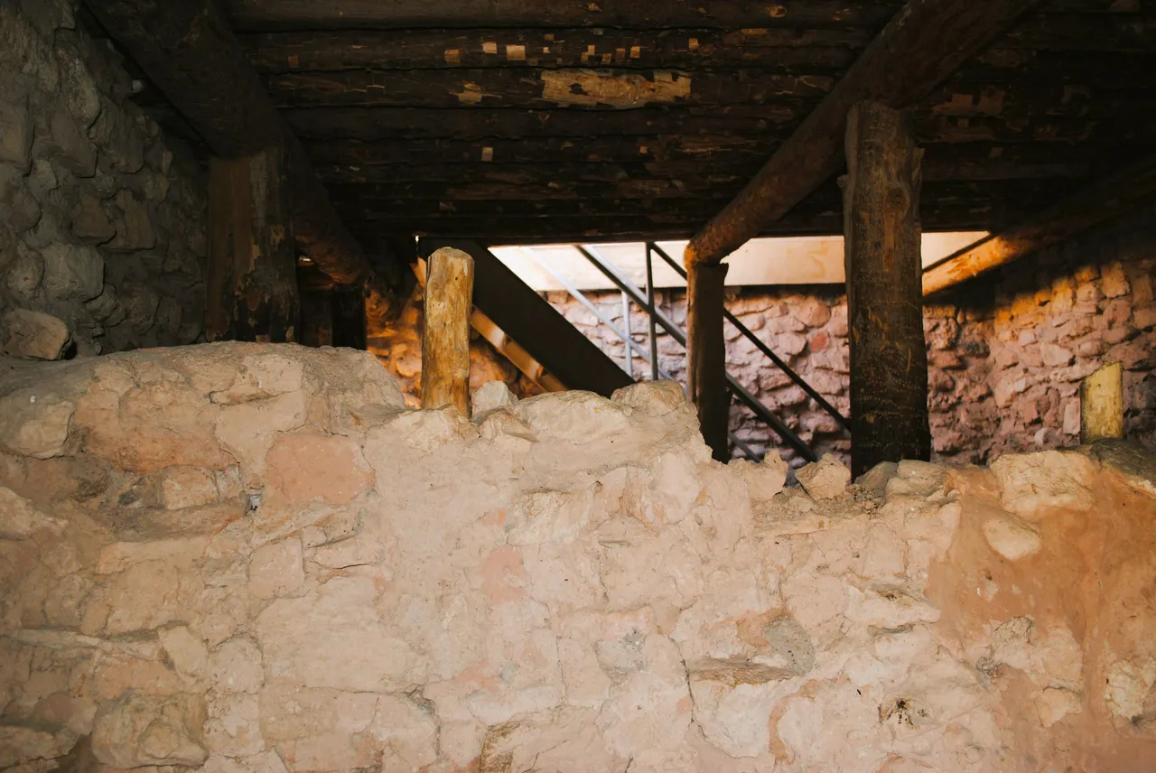 Kiva interior.JPG