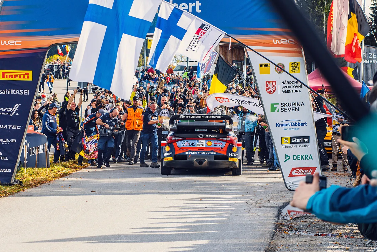 Thierry Neuville winning WRC Central European Rally (178).jpg