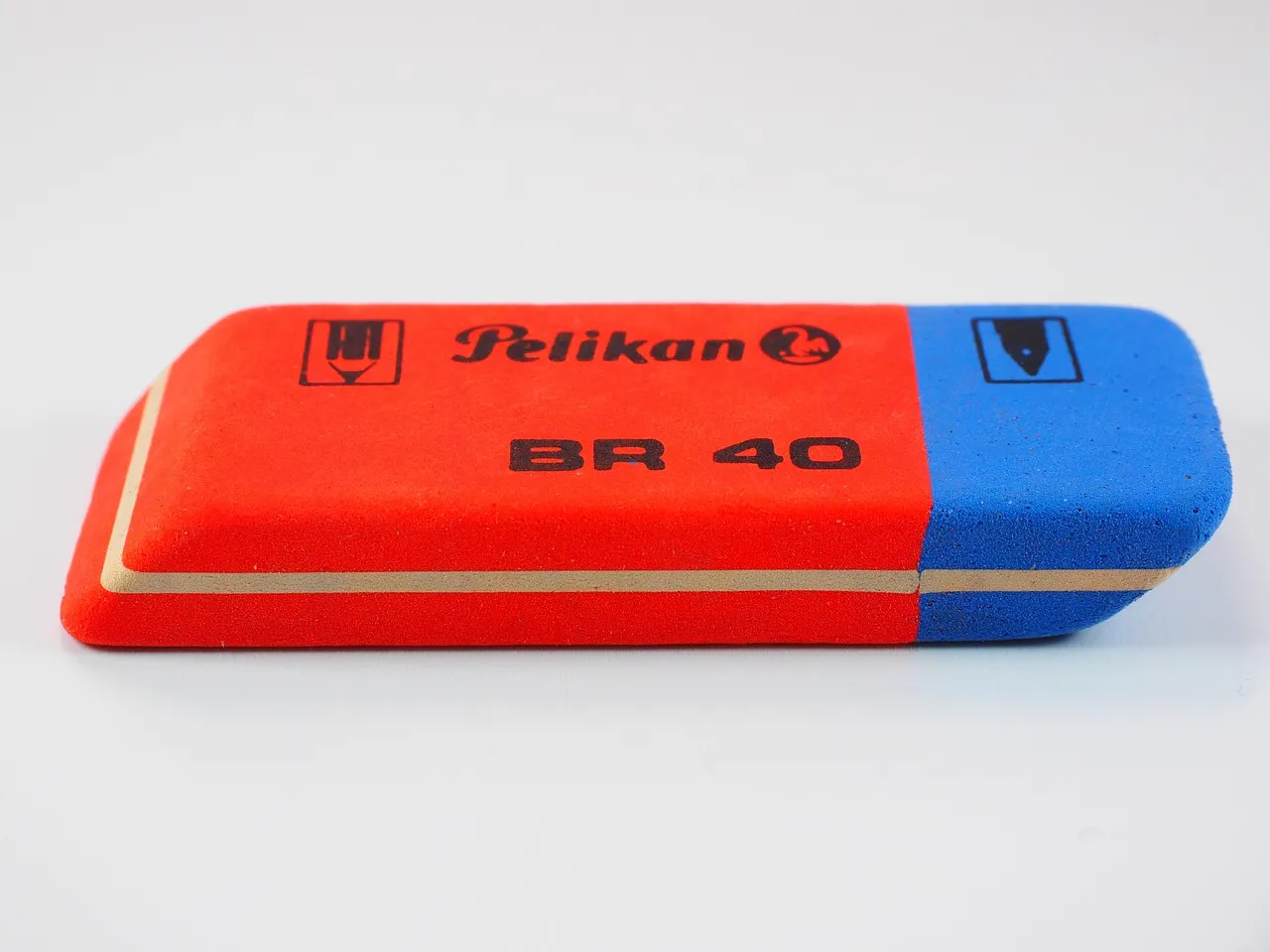eraser-795768_1280.jpg