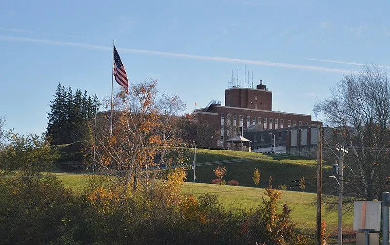 800px-Soldiers_Home_in_Holyoke.jpg