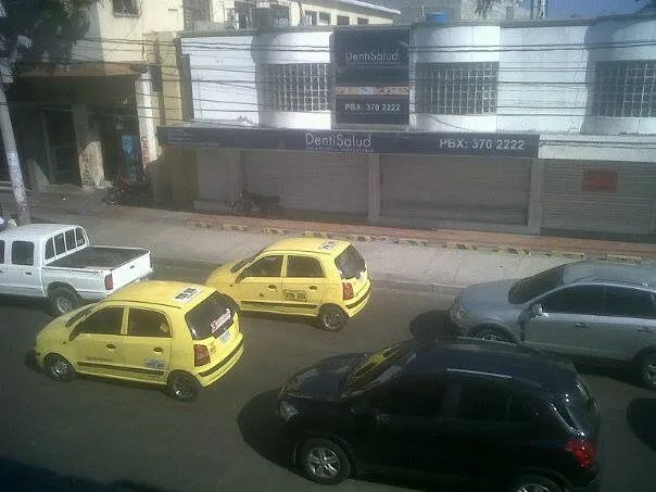 quilla taxis.jpg