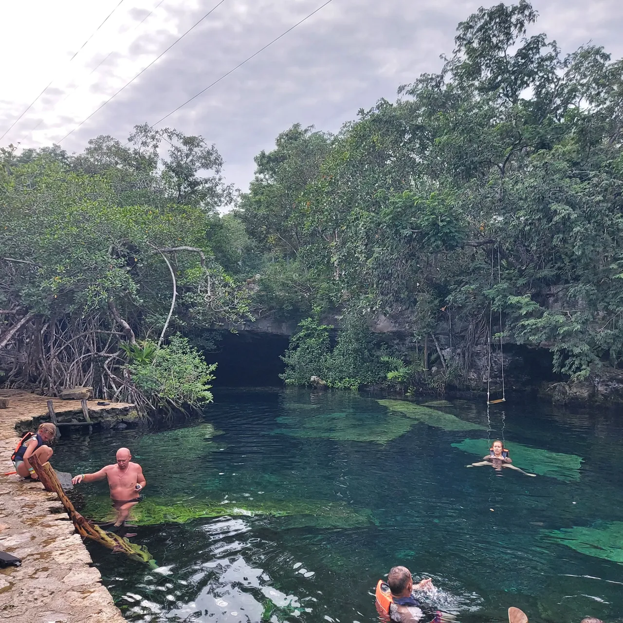 Cenote 2.jpg