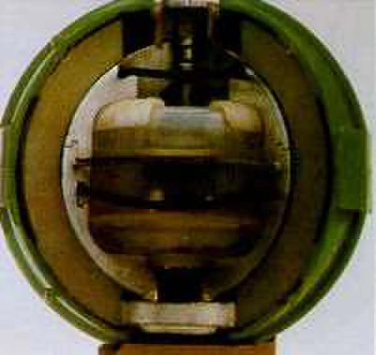 2000px-E120_biological_bomblet_cutaway.jpg