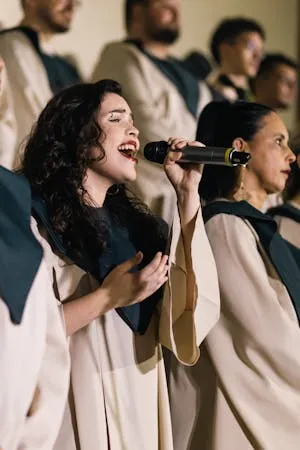 free-photo-of-woman-singing-in-the-choir.jpeg