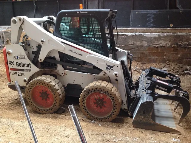 skid-steer-loader-g94ea6e059_640.jpg