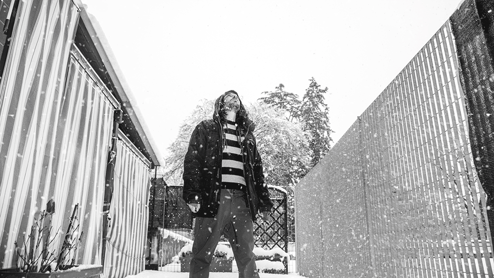 SnowAni1B&W3.gif