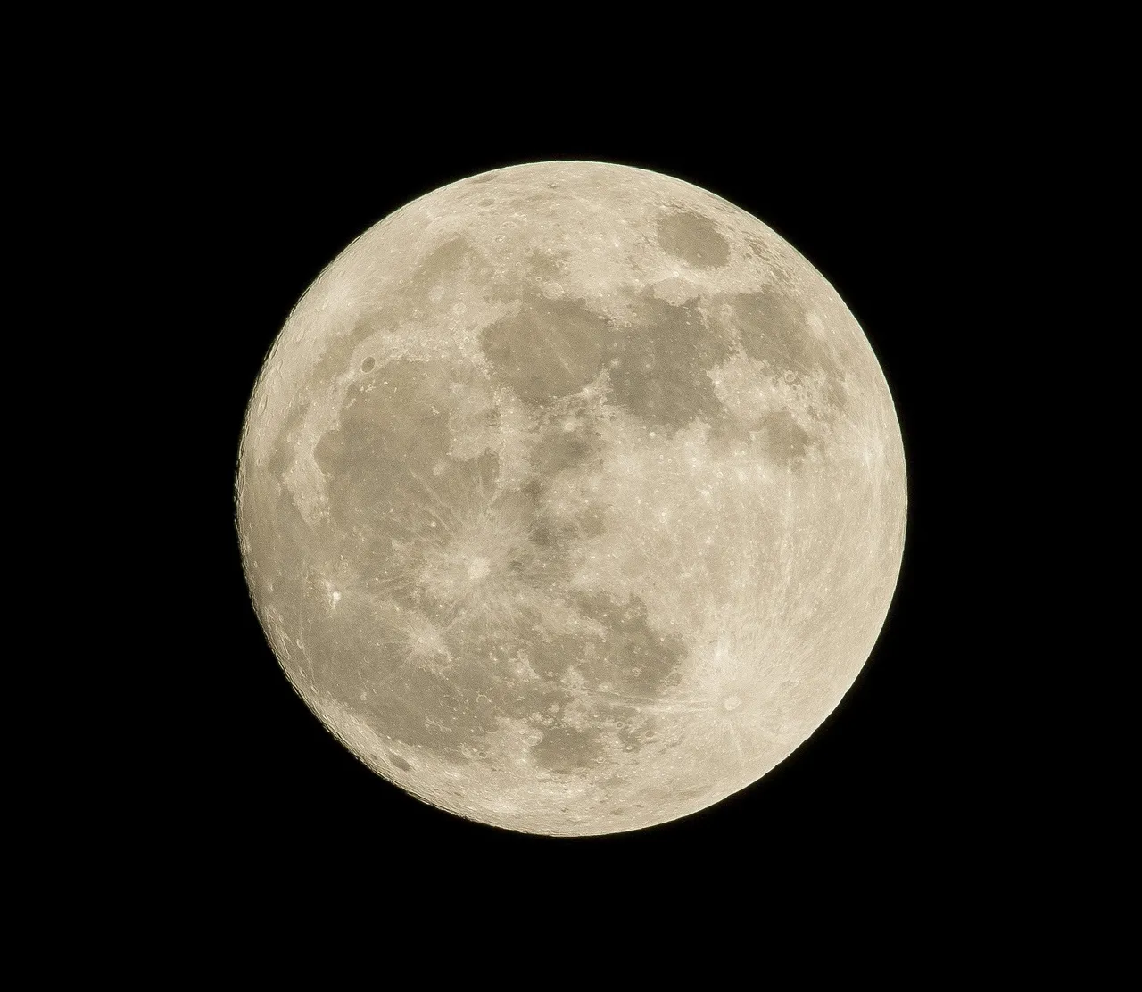 full-moon-1869760_1920.jpeg