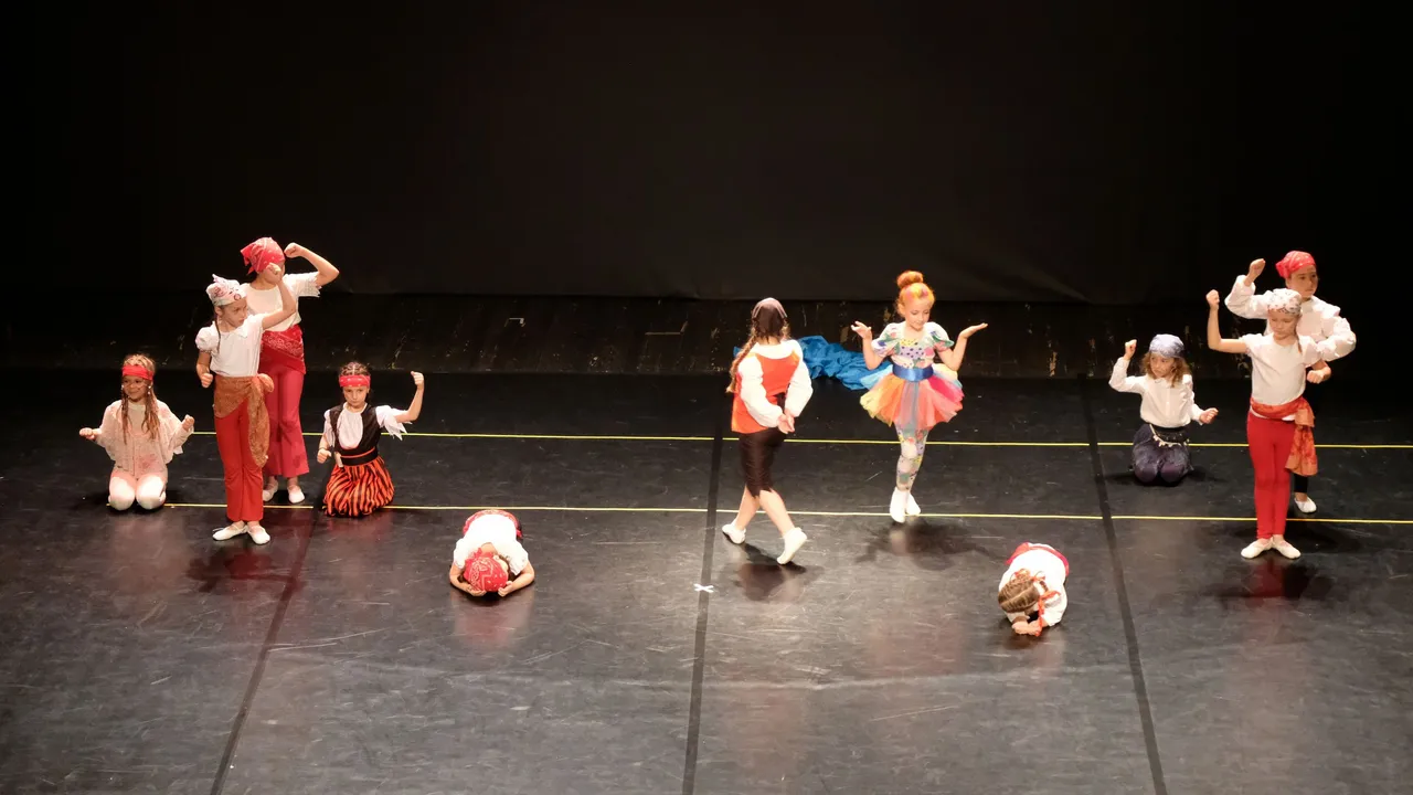 DSCF9036_cr.jpg