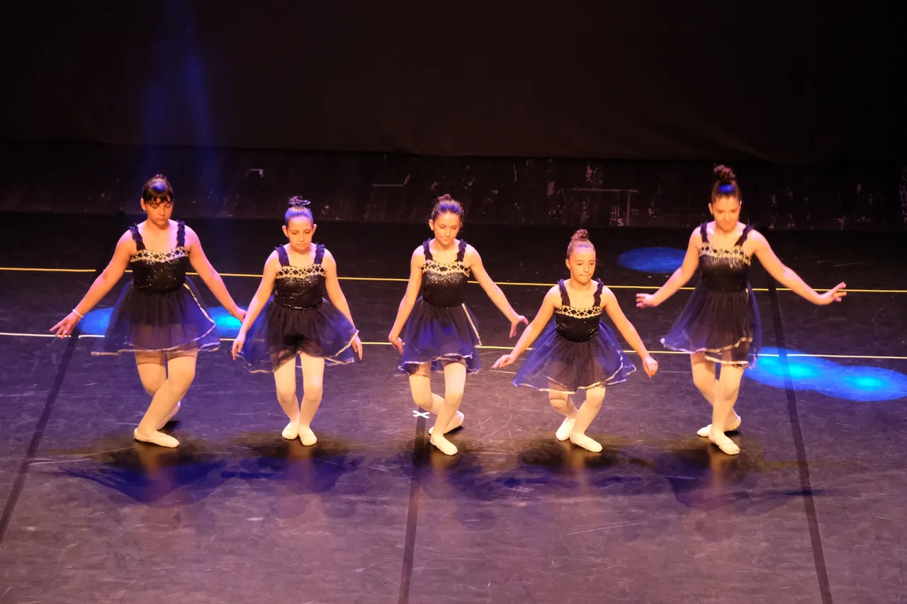 DSCF8973_cr.jpg
