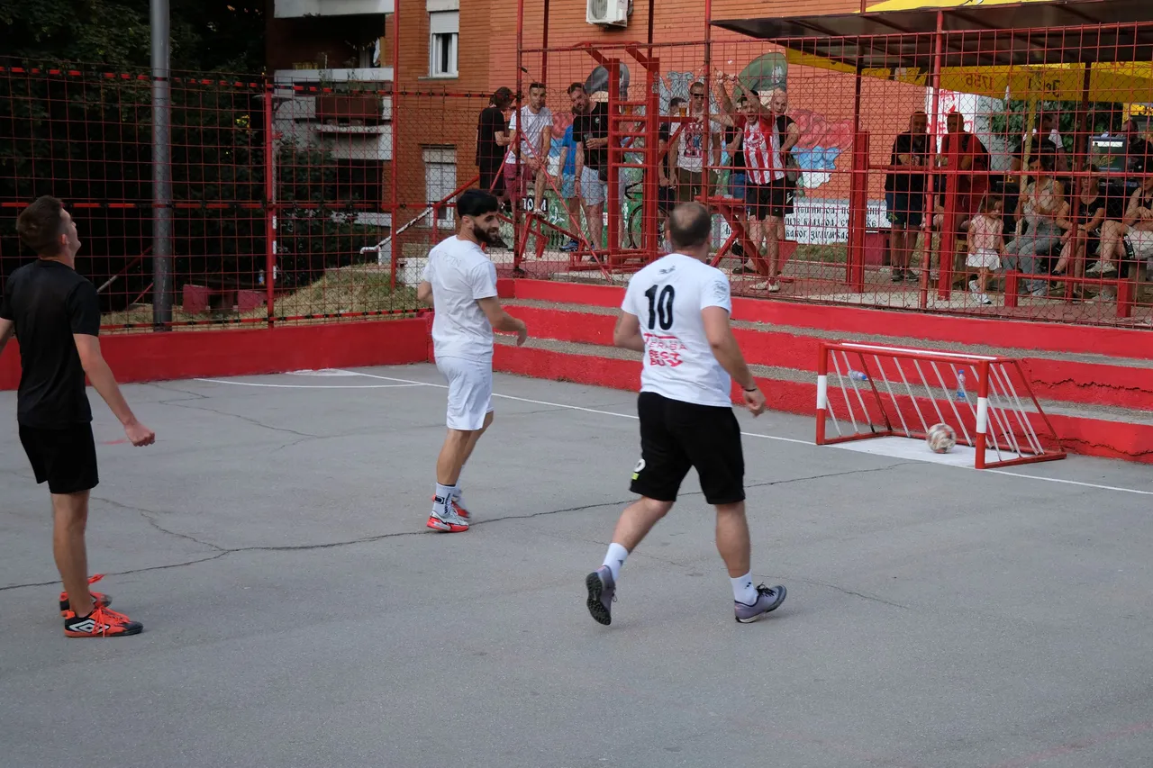 DSCF9428_cr.jpg