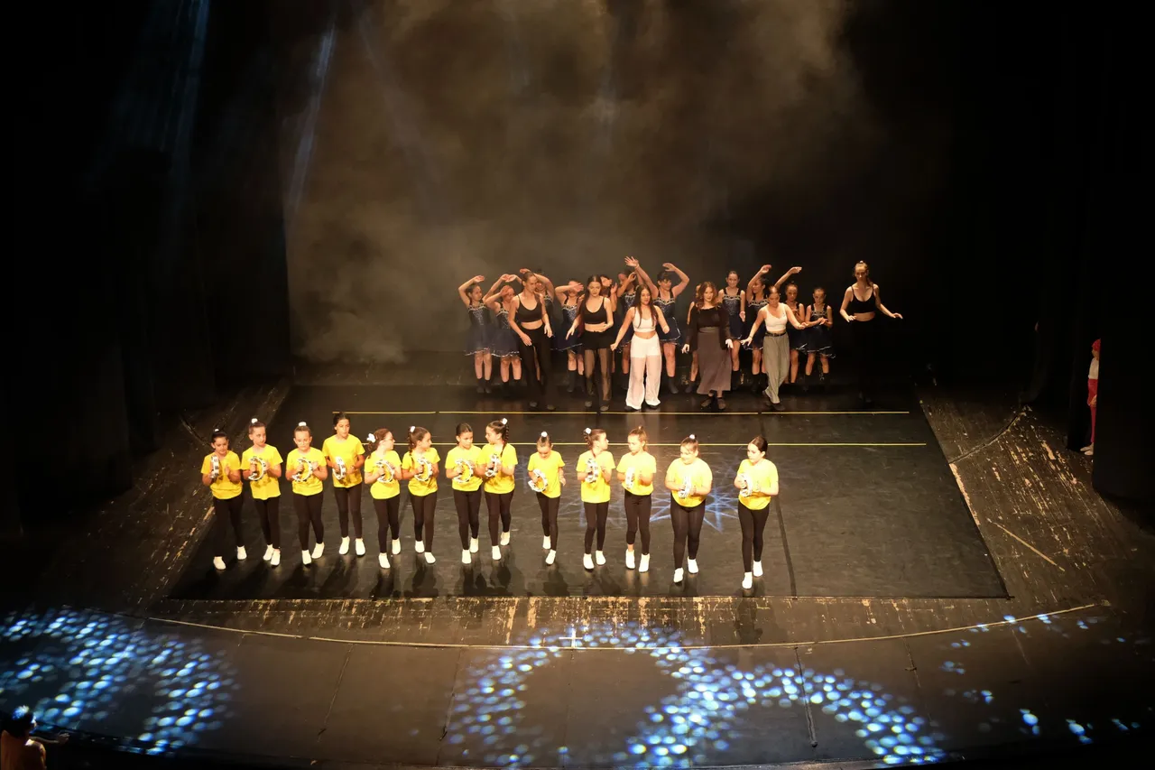 DSCF9303_cr.jpg