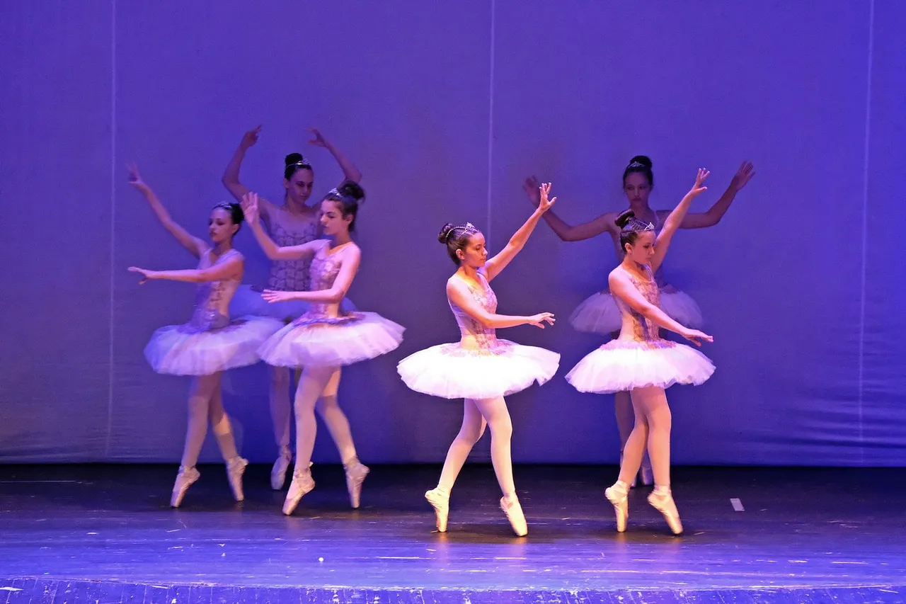 DSCF9332_crfs-swanlake-hive.jpg