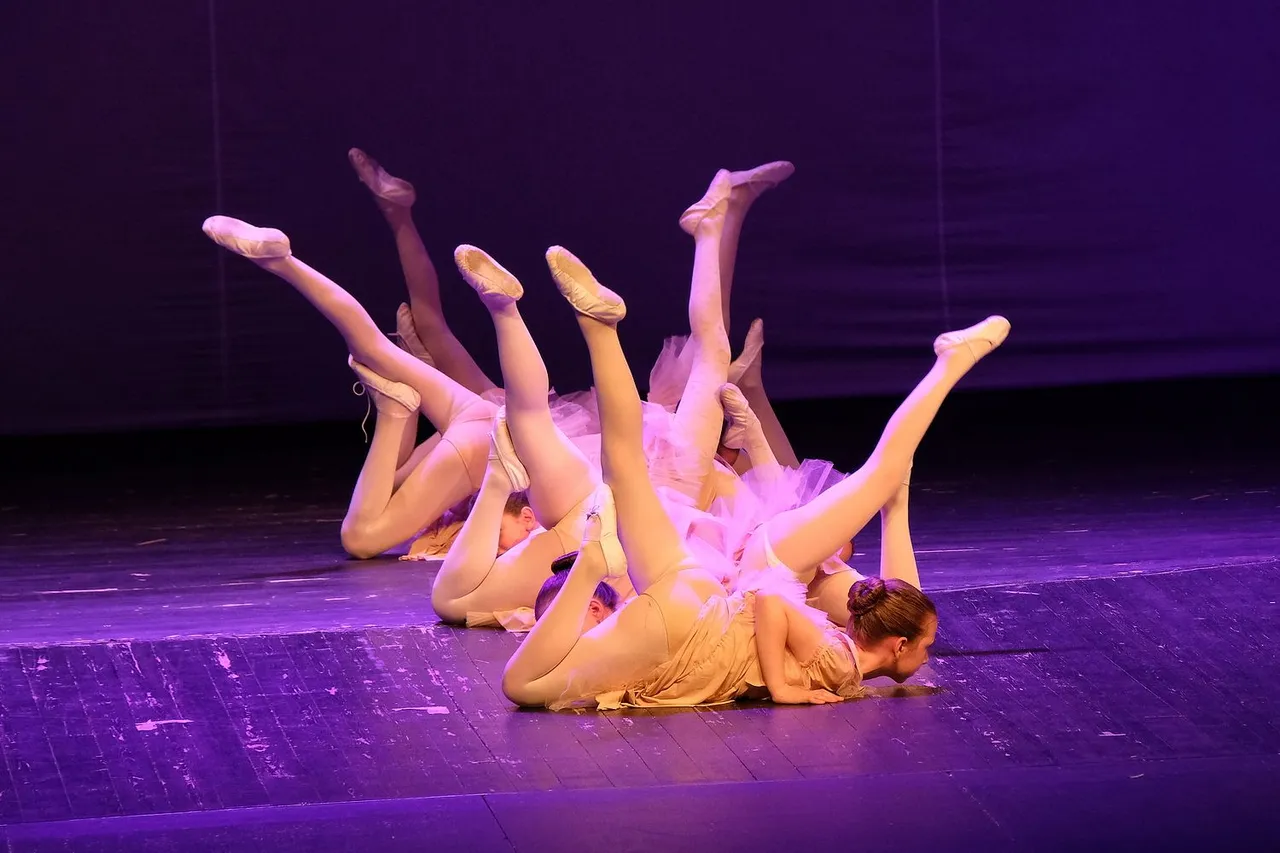 DSCF9390_cr-Angel-hive.jpg