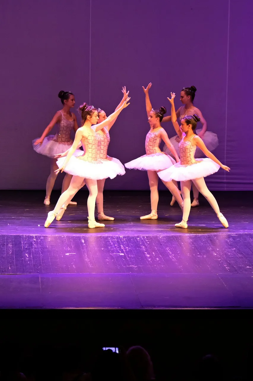 DSCF9335_cr-swanlake-hive.jpg