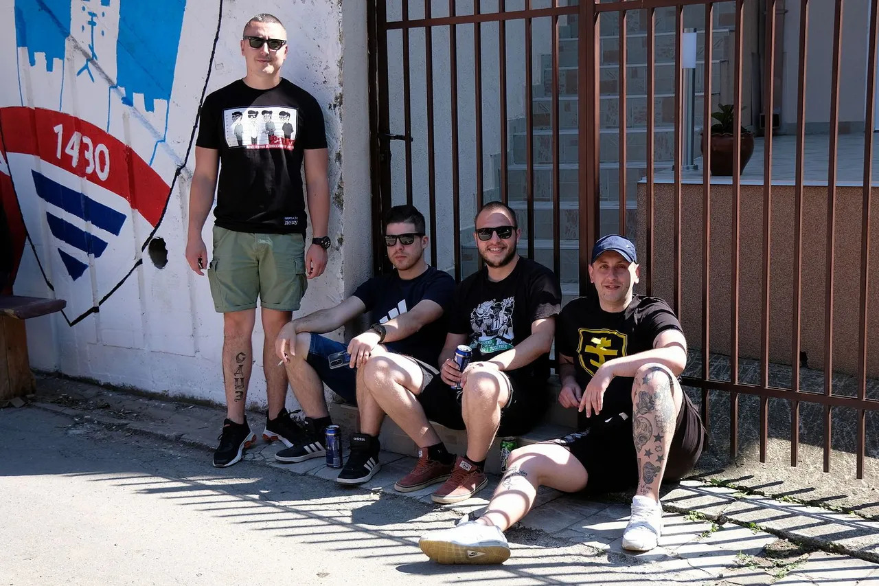 DSCF8954_cr-rot-publika-hive.jpg