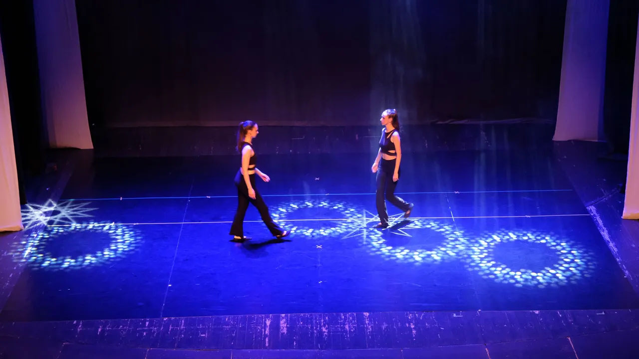 DSCF7341_cr.jpg