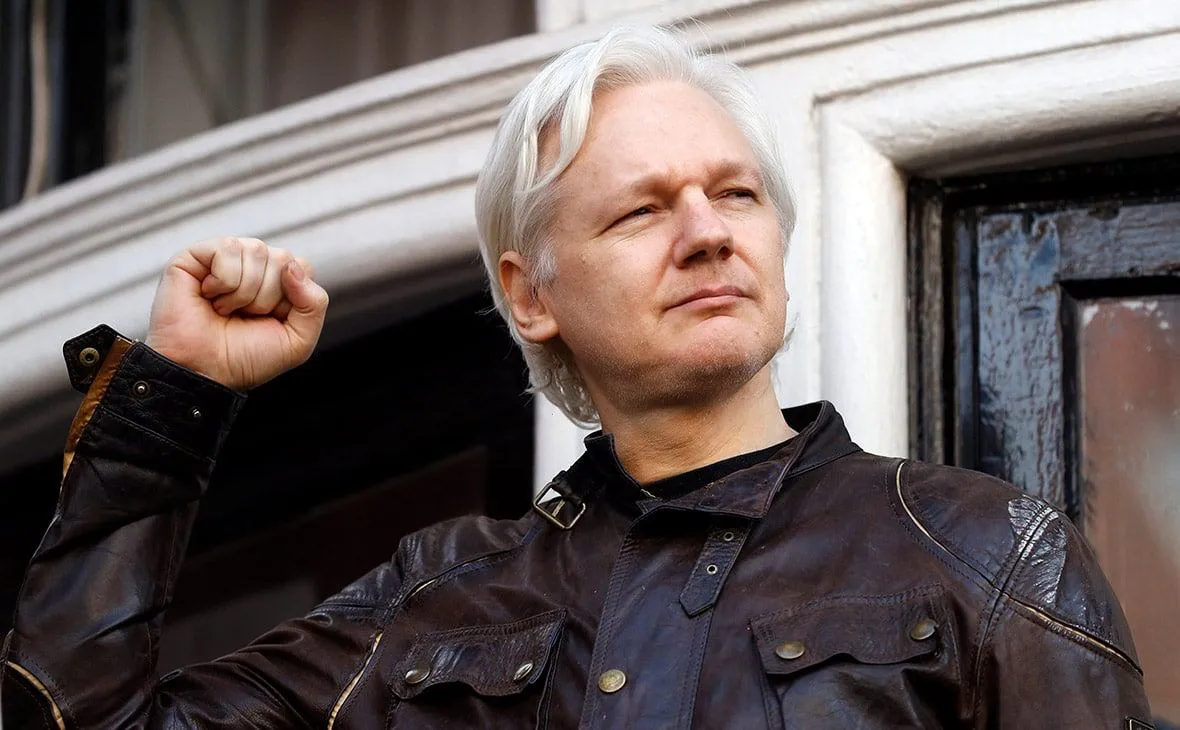 Assange_2022-06-17_11-25-51.jpg