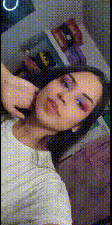 Snapchat-420327630.gif