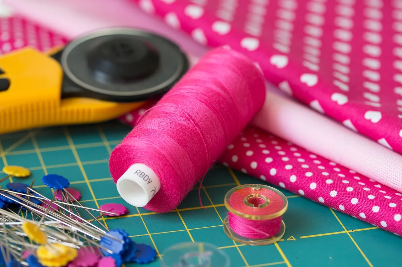 sewing-2321532_1280.jpg