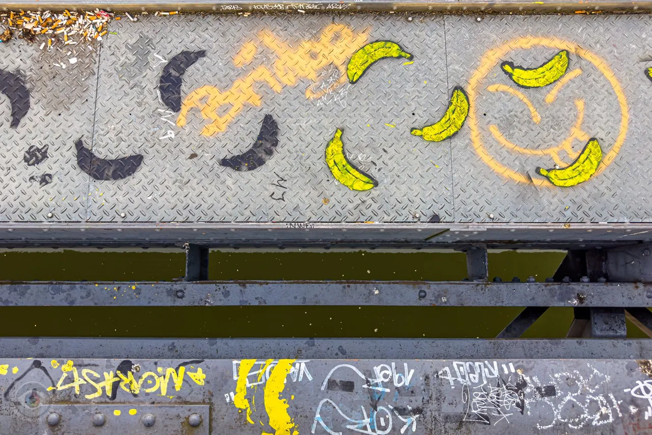 Banksy Bananas?