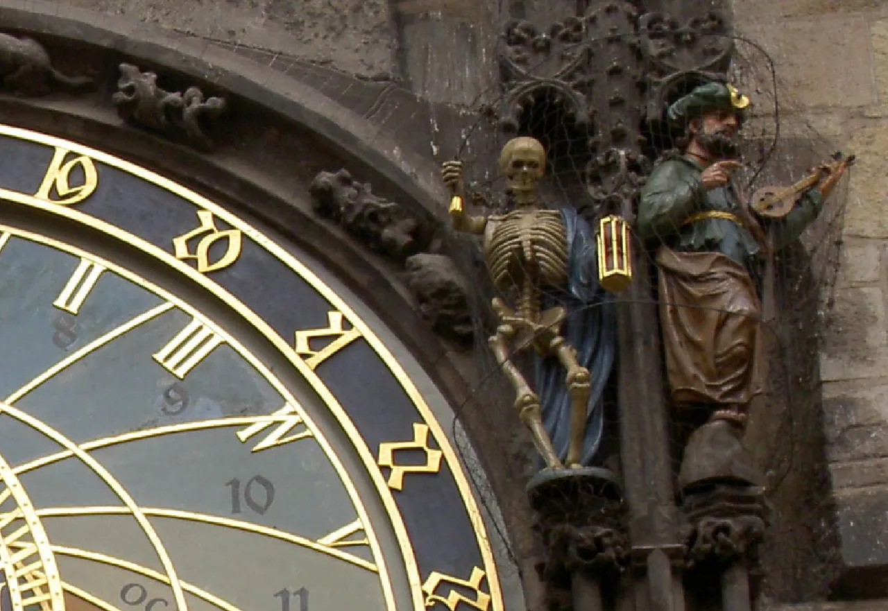 Clock-right.jpg