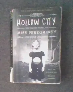 Hollow city.jpg