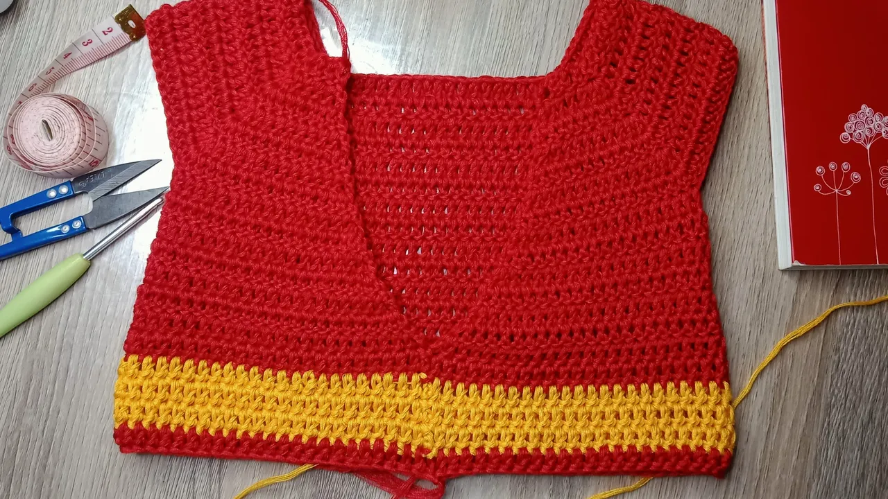 Jollibee Crochet Costume (4).png
