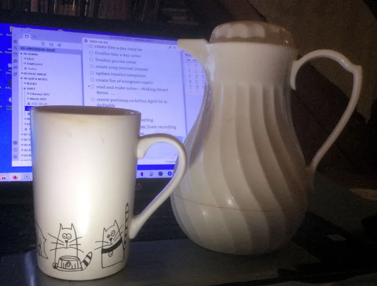 coffeecupandcarafe750.jpg