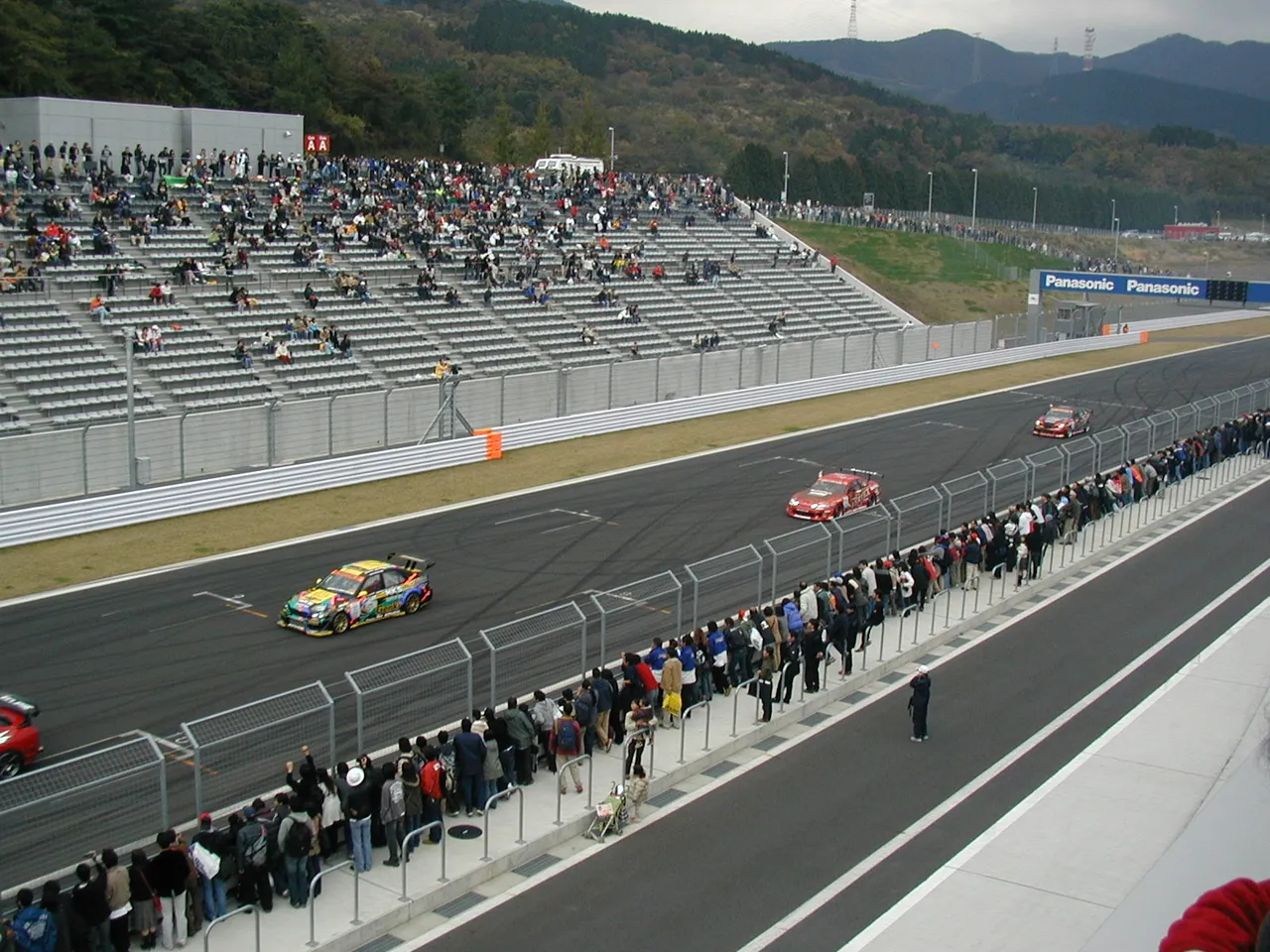 255 - Drift cars line up on front straight.  I wonder if SAMMIT will find this interesting.