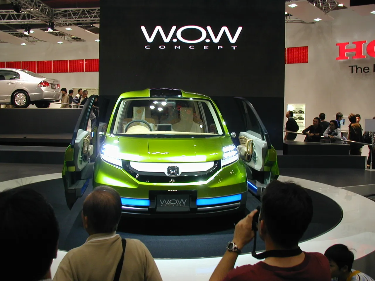 162 - Honda W.O.W concept - Same color green as above. That must have been the "analyst prediction for popular color" in 2005