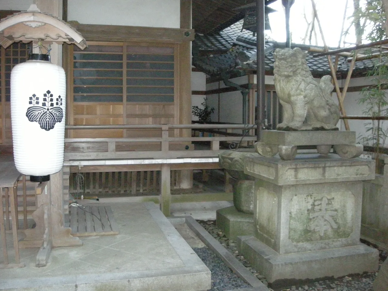 019-Takeshima Lion & Lantern.JPG