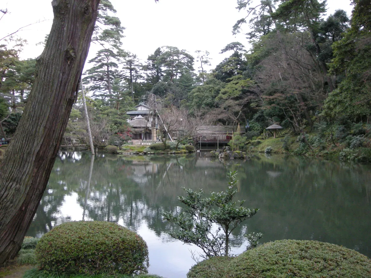 156-Kenrouku-en lake.JPG