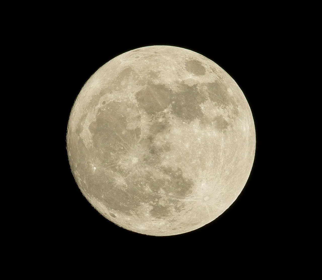 full-moon-1869760_1280.jpg